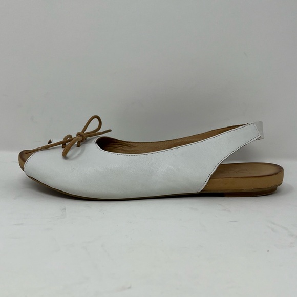 Bueno Keely sling back flat White Leather Sandals EU38 - Picture 2 of 11